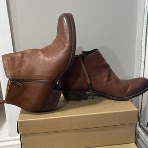 Lucky Brand 9.5 Ankle booties